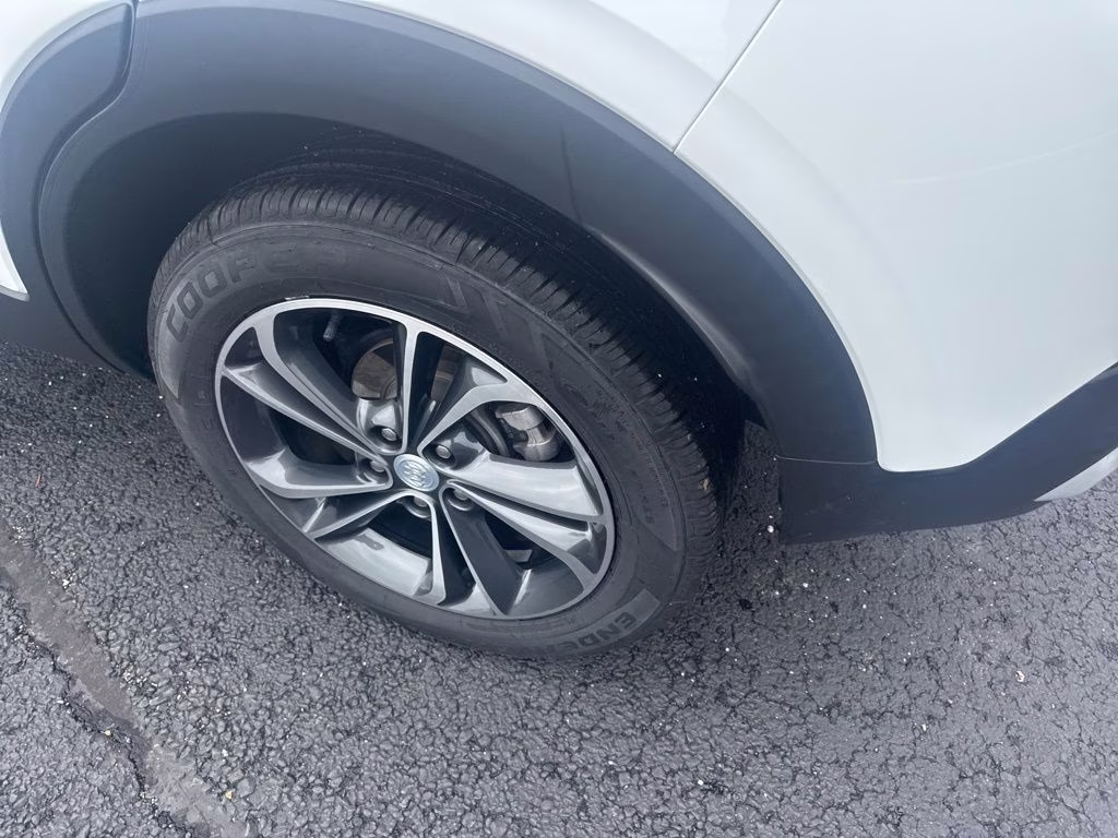 2022 Summit White Buick Encore GX Select FWD SUV