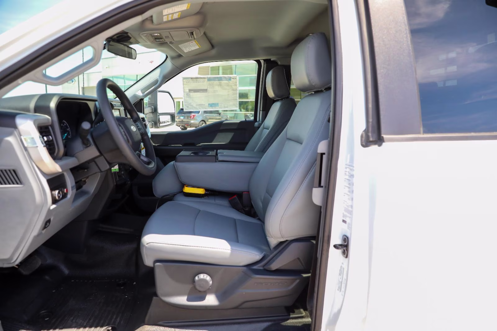 2026 Oxford White Ford Super Duty F-450 DRW XL 4X4 Truck