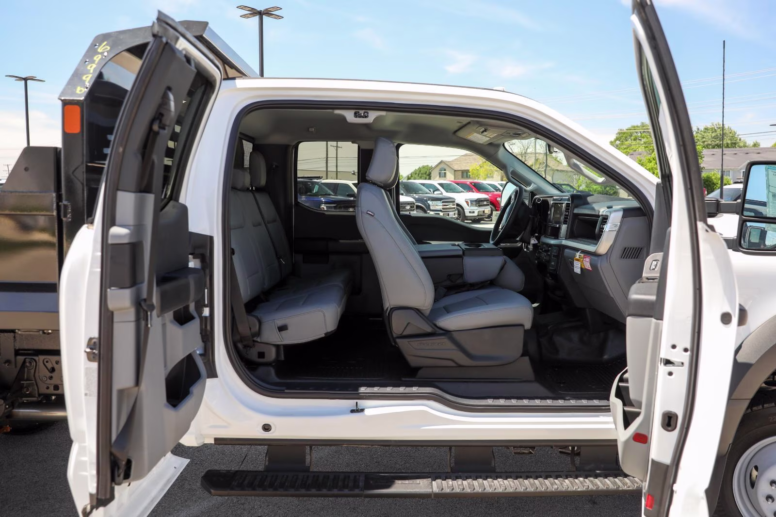 2026 Oxford White Ford Super Duty F-450 DRW XL 4X4 Truck