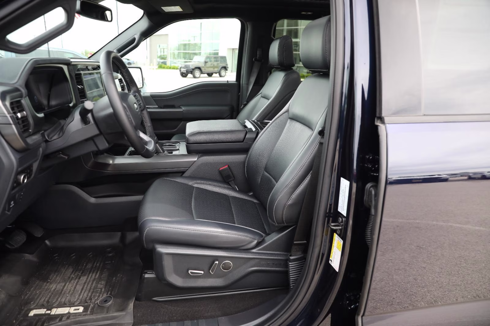 2025 Antimatter Blue Ford F-150 LARIAT 4X4 Truck