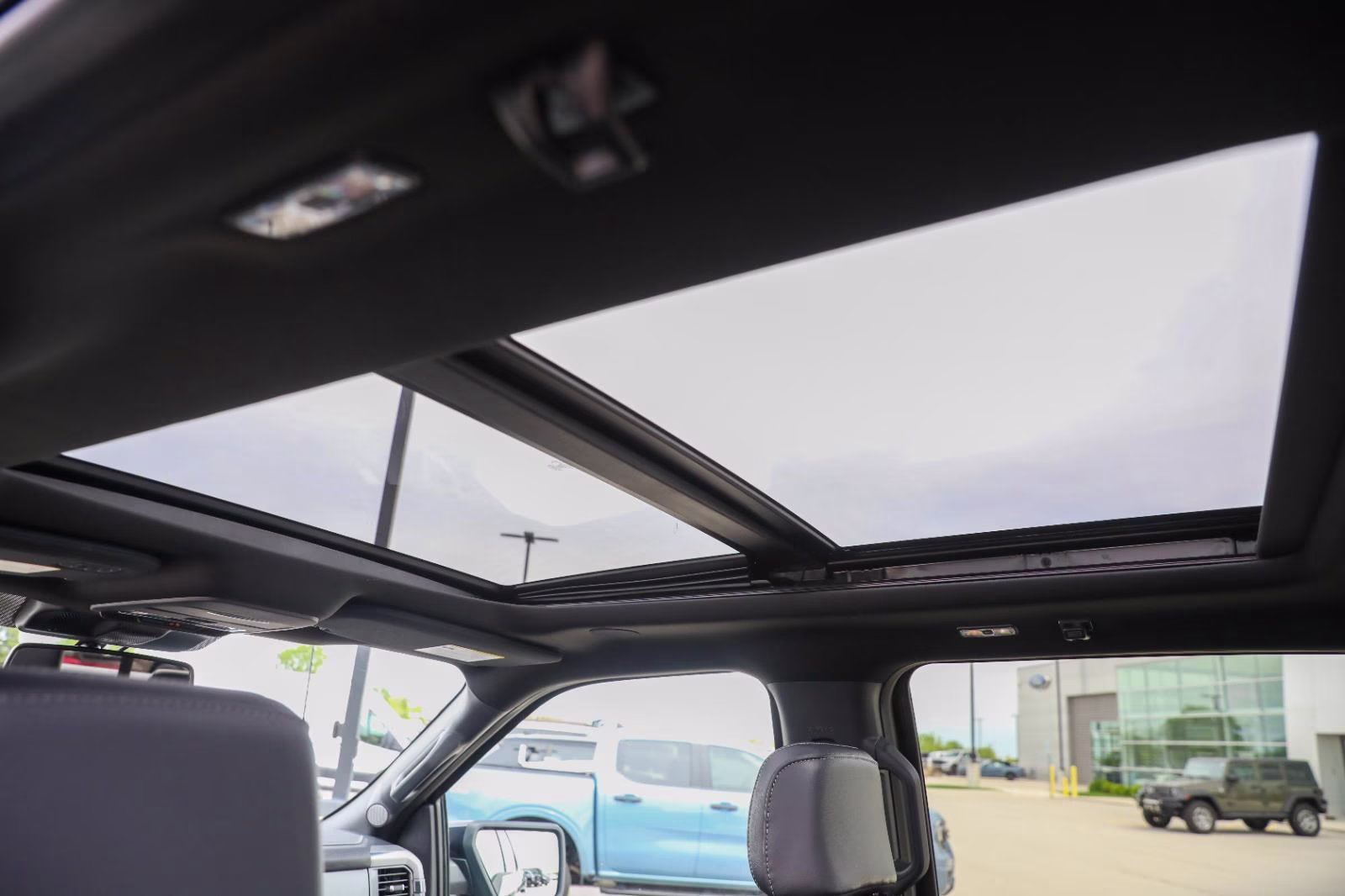 2025 Antimatter Blue Ford F-150 LARIAT 4X4 Truck