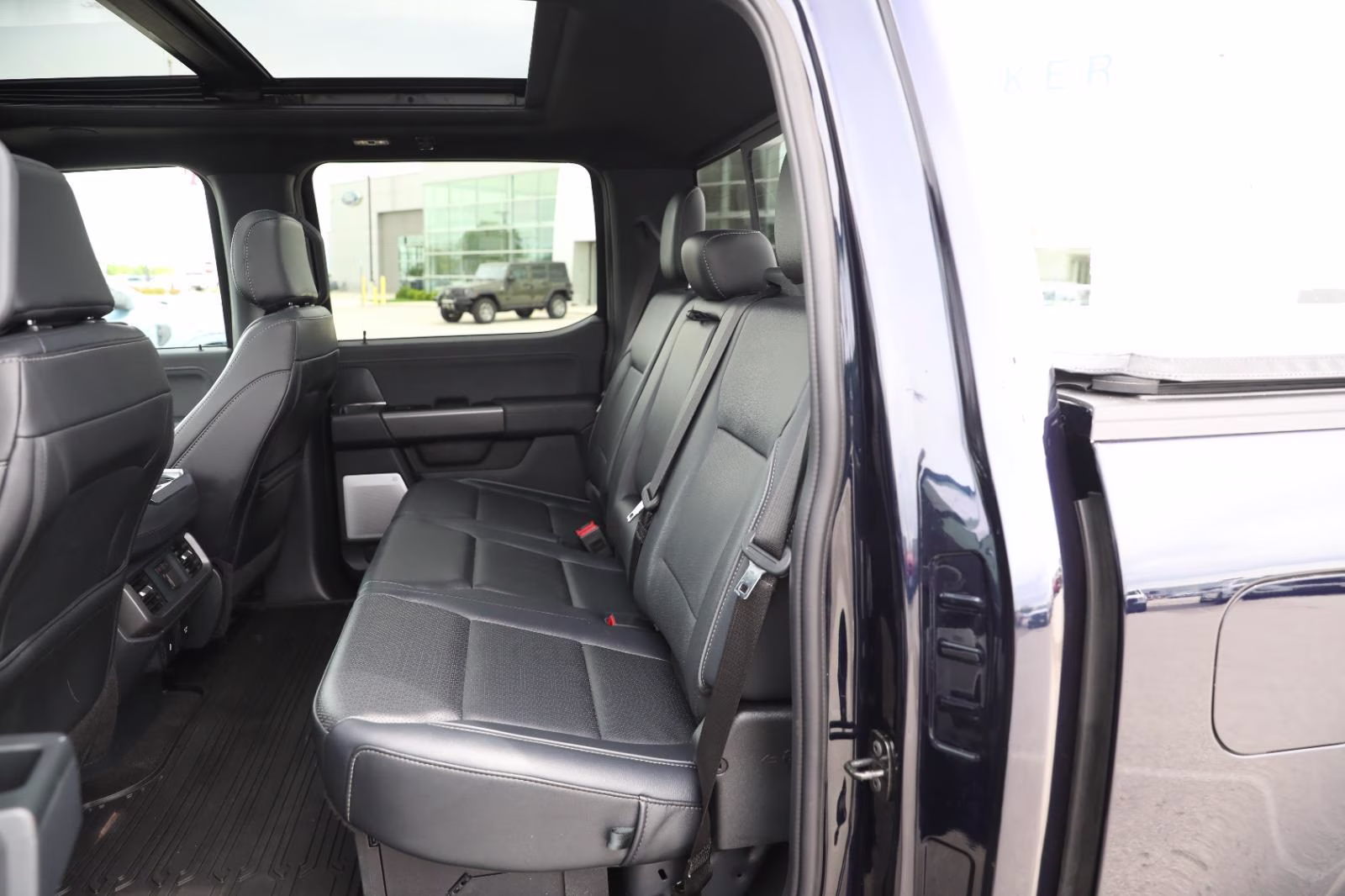 2025 Antimatter Blue Ford F-150 LARIAT 4X4 Truck