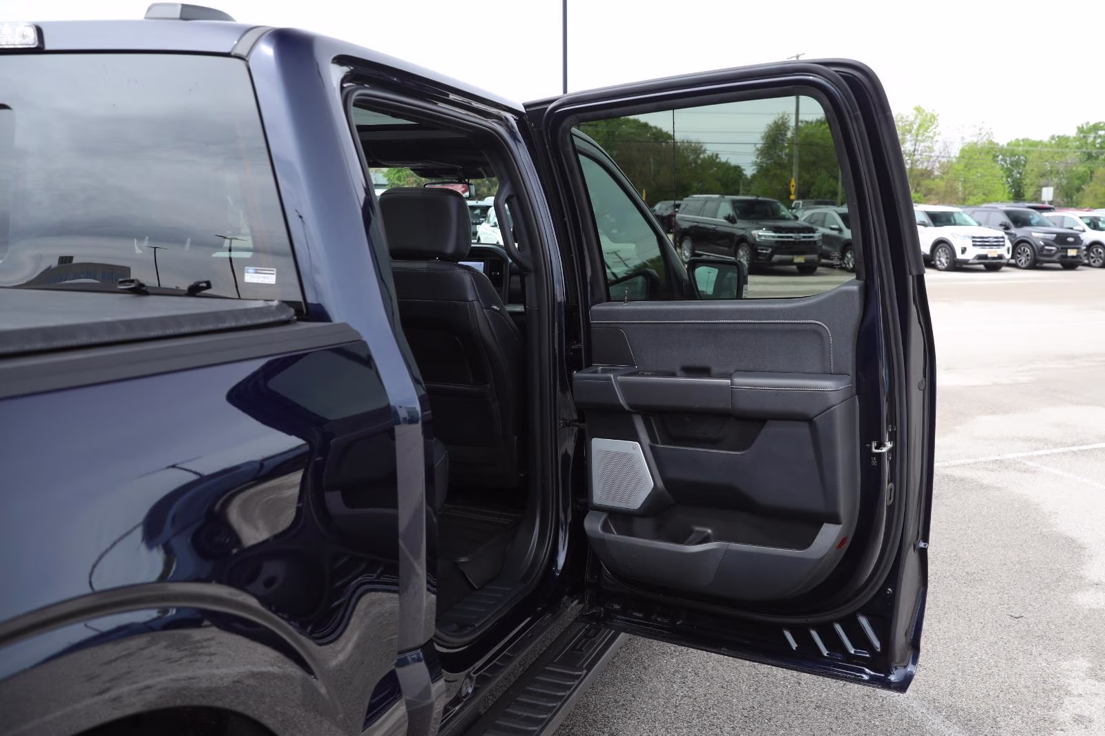 2025 Antimatter Blue Ford F-150 LARIAT 4X4 Truck