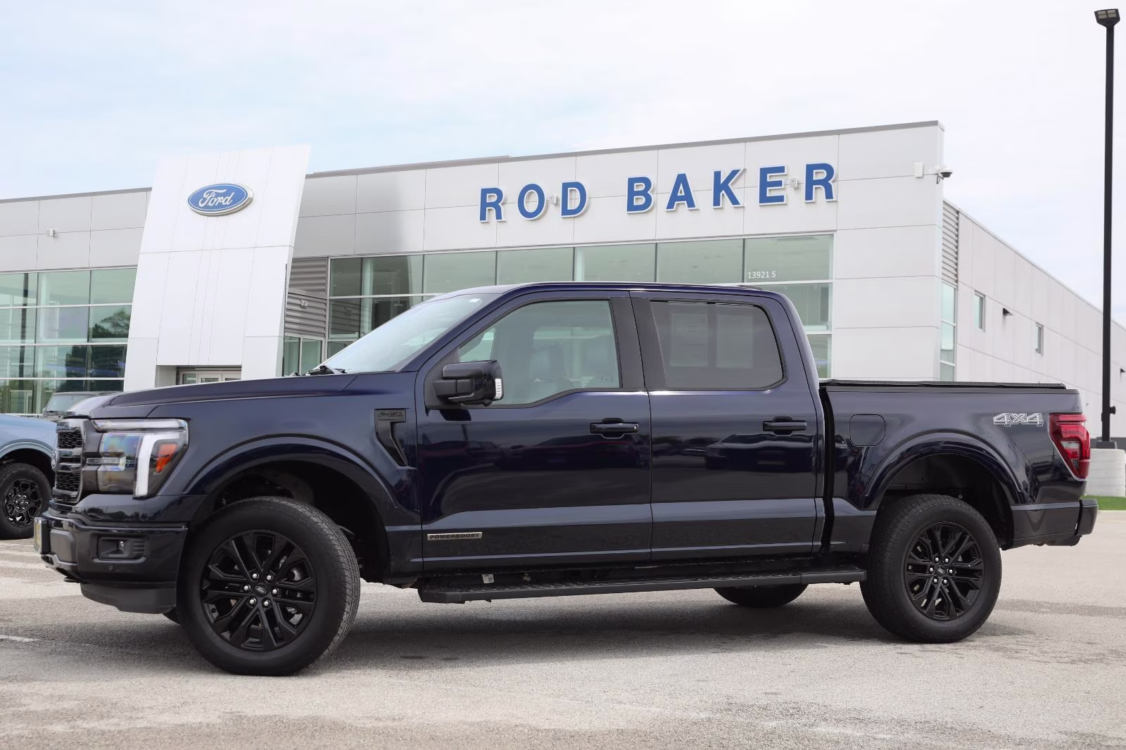 2025 Antimatter Blue Ford F-150 LARIAT 4X4 Truck
