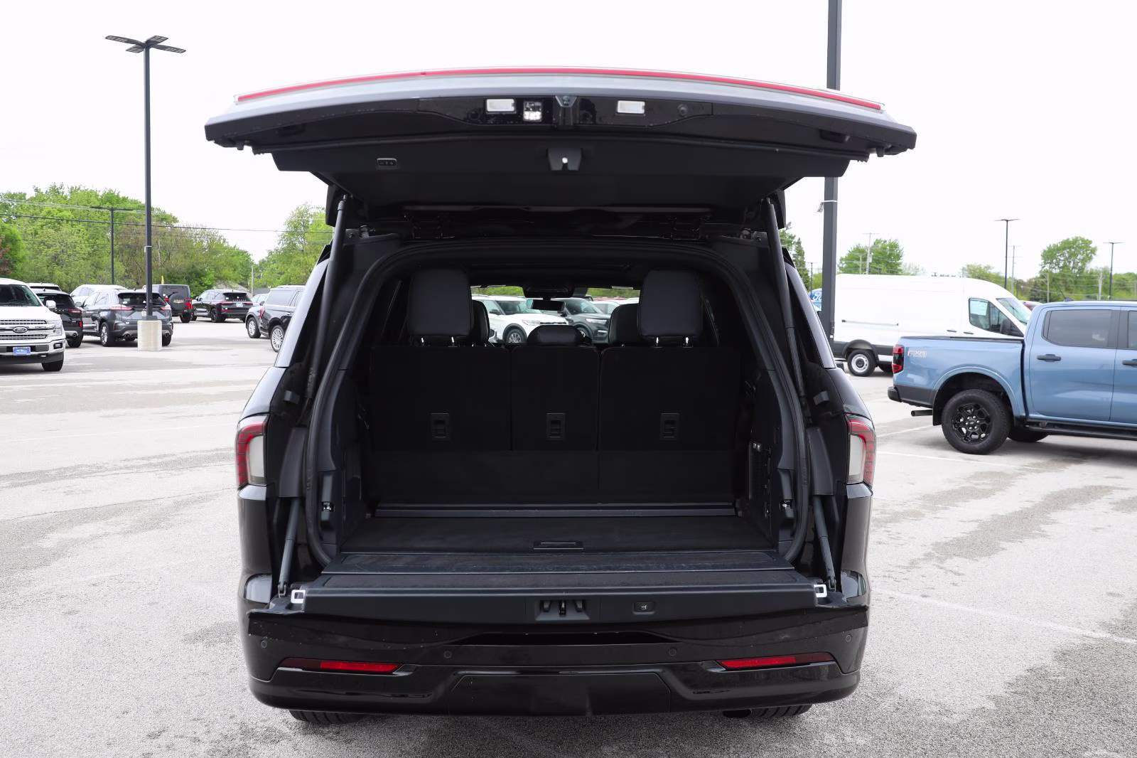 2025 Infinite Black Metallic Clearcoat Lincoln Navigator Reserve 4X4 SUV