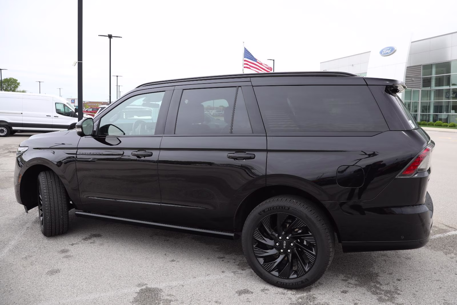 2025 Infinite Black Metallic Clearcoat Lincoln Navigator Reserve 4X4 SUV