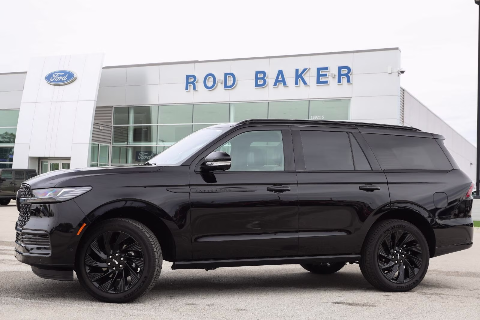 2025 Infinite Black Metallic Clearcoat Lincoln Navigator Reserve 4X4 SUV