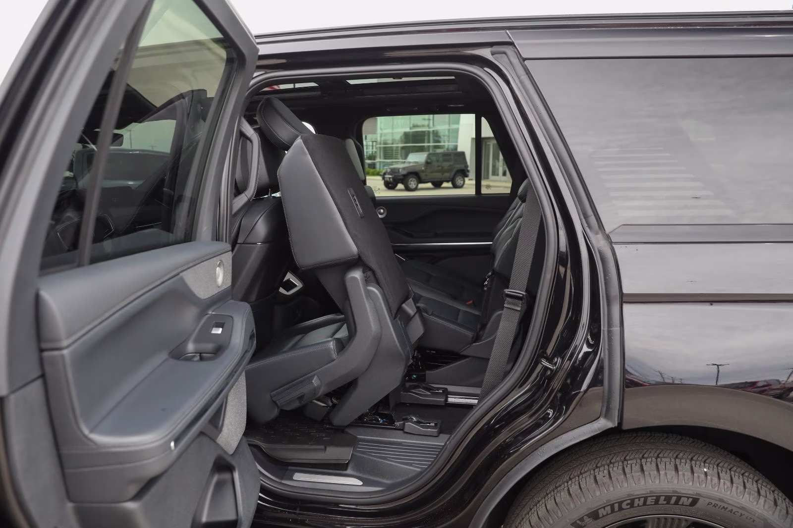 2025 Infinite Black Metallic Clearcoat Lincoln Navigator Reserve 4X4 SUV