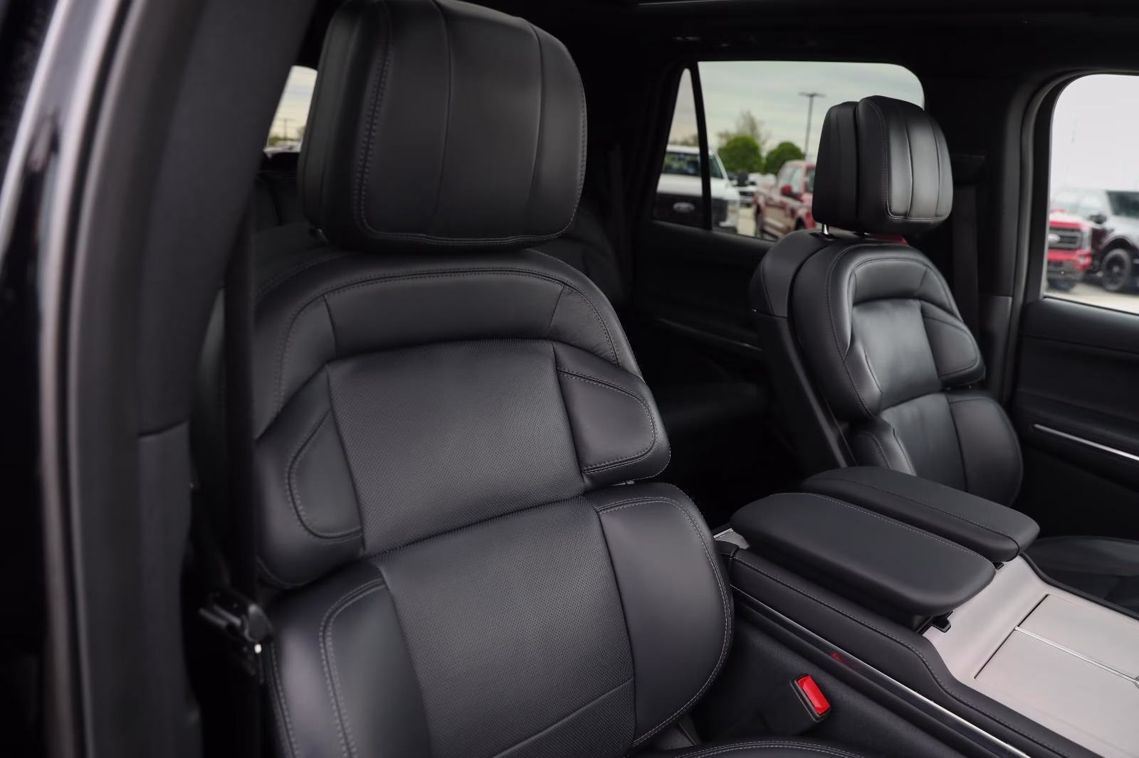 2025 Infinite Black Metallic Clearcoat Lincoln Navigator Reserve 4X4 SUV