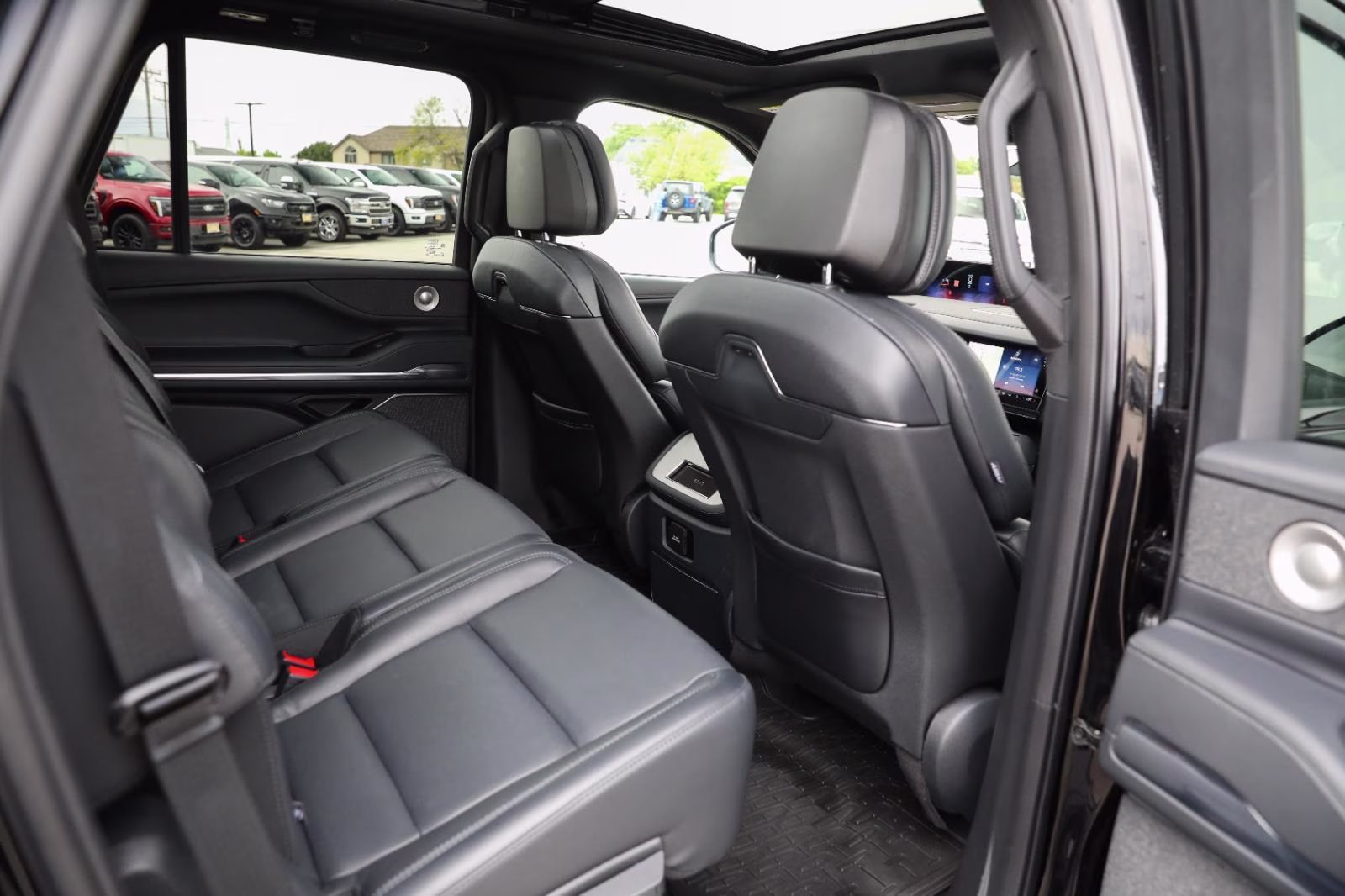 2025 Infinite Black Metallic Clearcoat Lincoln Navigator Reserve 4X4 SUV