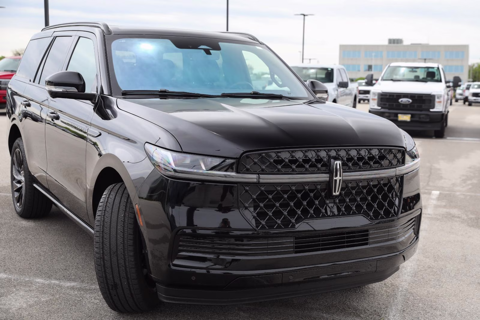2025 Infinite Black Metallic Clearcoat Lincoln Navigator Reserve 4X4 SUV
