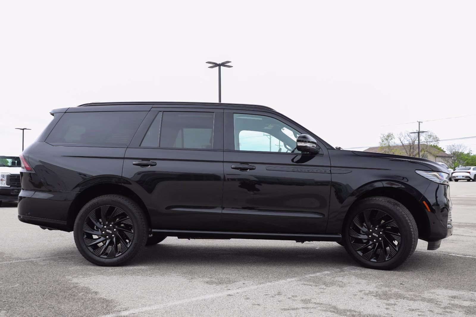 2025 Infinite Black Metallic Clearcoat Lincoln Navigator Reserve 4X4 SUV
