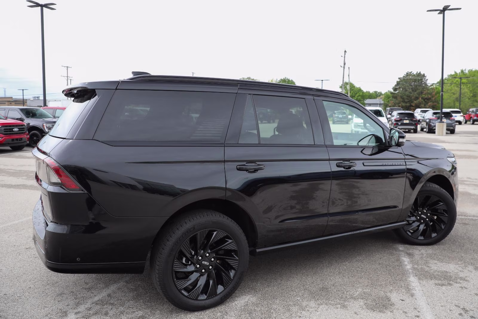 2025 Infinite Black Metallic Clearcoat Lincoln Navigator Reserve 4X4 SUV