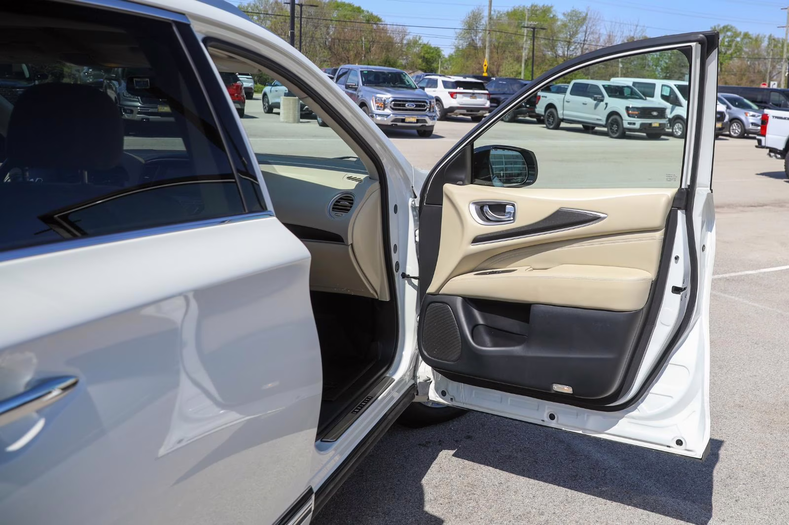 2019 Majestic White INFINITI QX60 LUXE AWD 2019.5