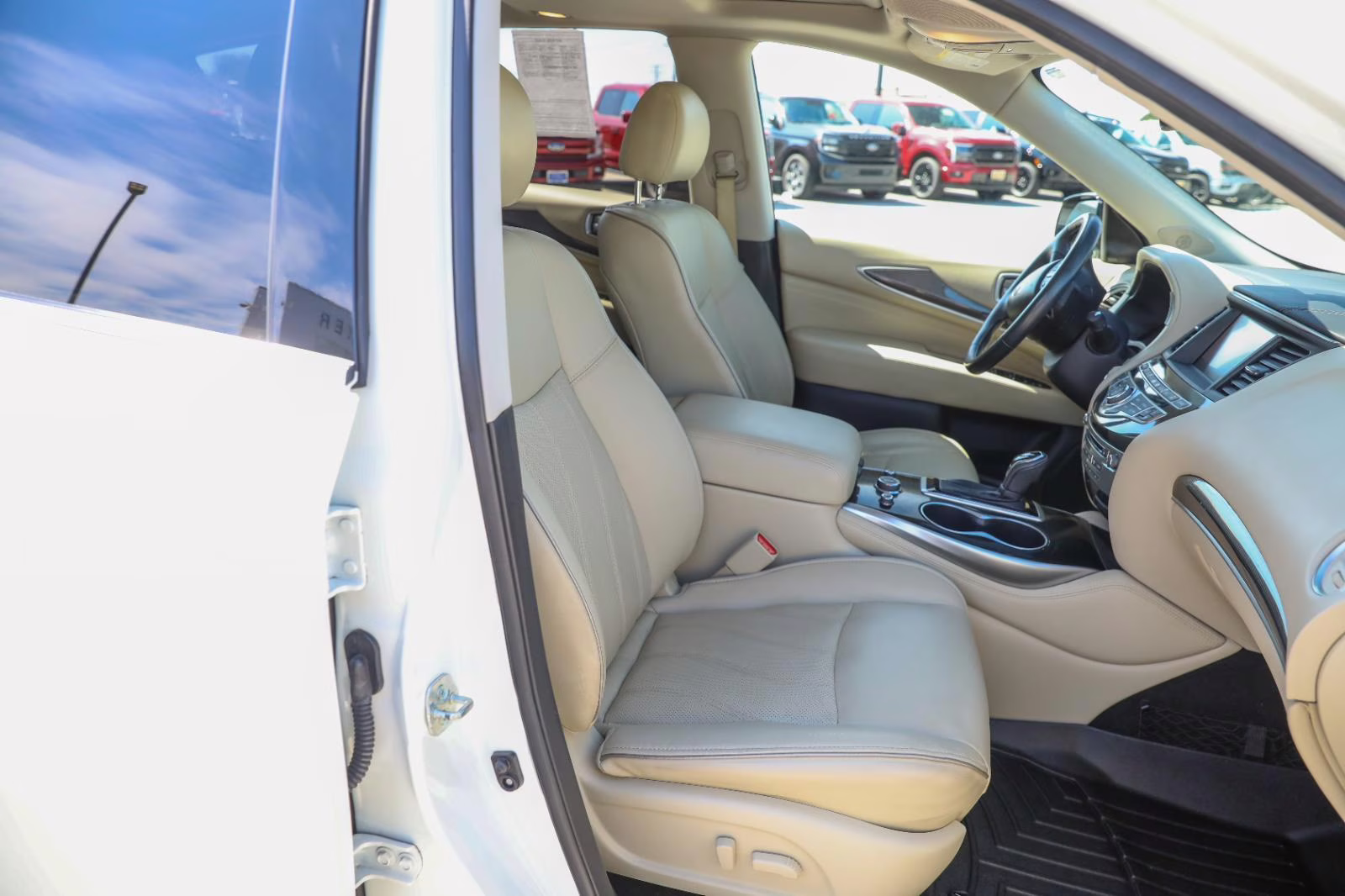 2019 Majestic White INFINITI QX60 LUXE AWD 2019.5