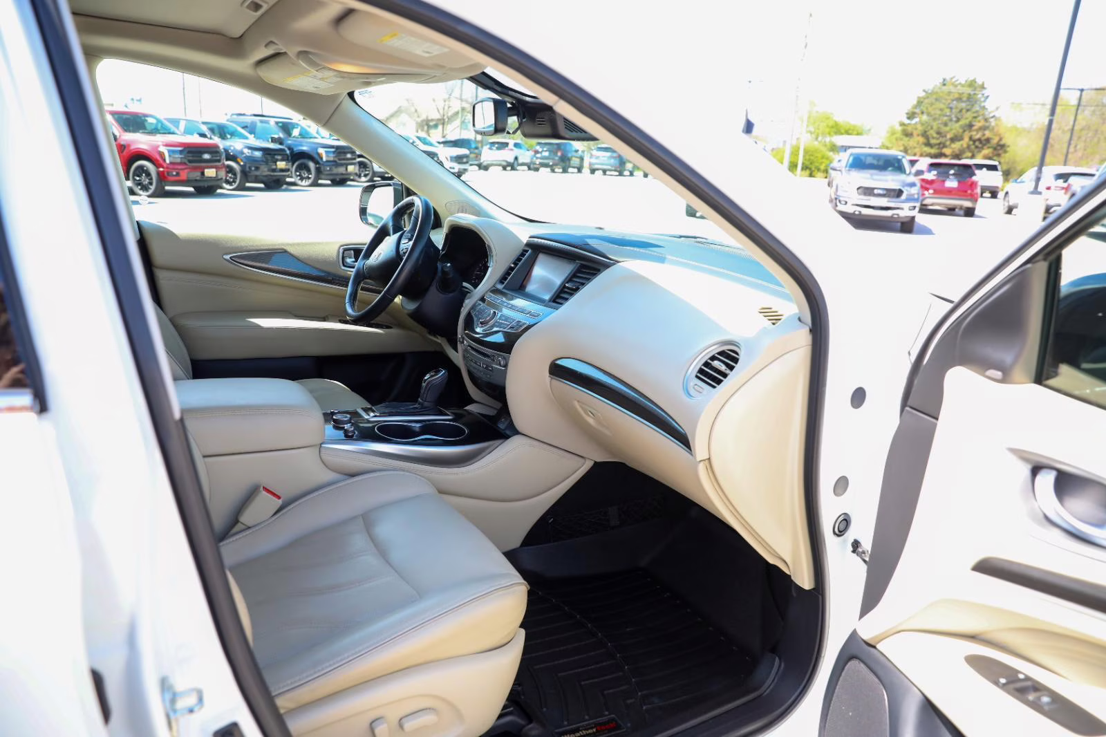 2019 Majestic White INFINITI QX60 LUXE AWD 2019.5