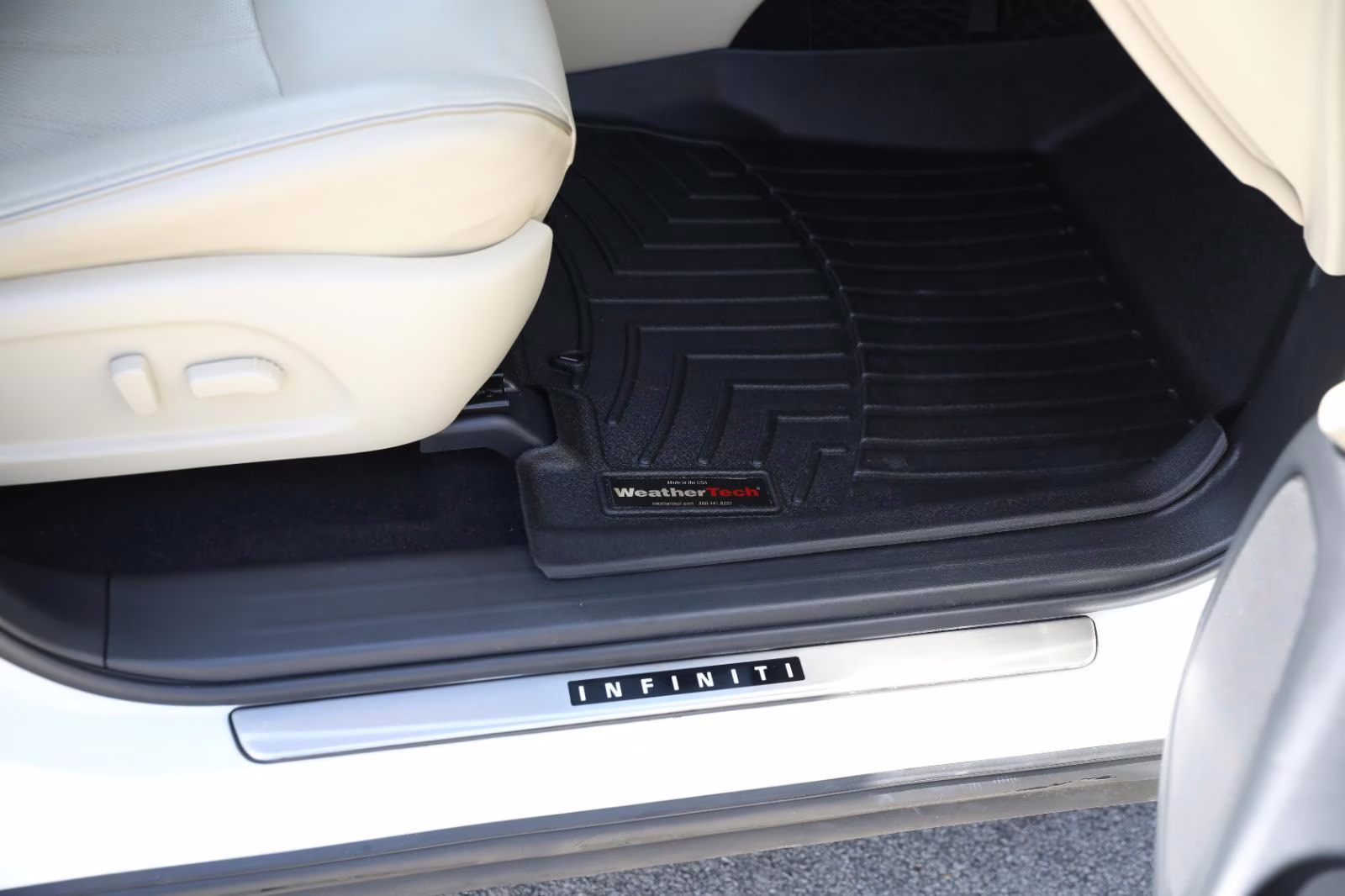 2019 Majestic White INFINITI QX60 LUXE AWD 2019.5