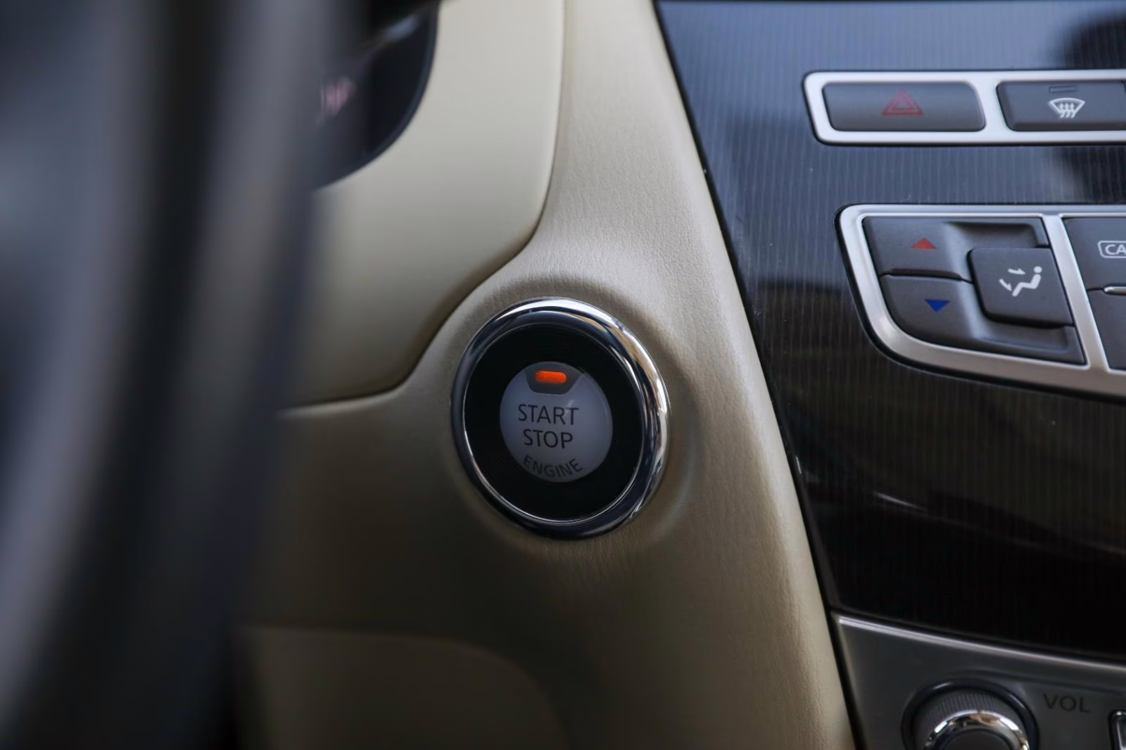 2019 Majestic White INFINITI QX60 LUXE AWD 2019.5