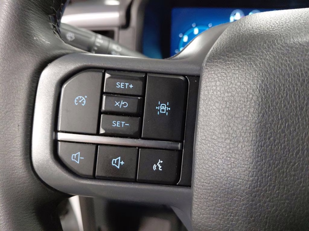 2025 Oxford White Ford F-150 XLT  w/Black Appearance Package 4X4 Truck