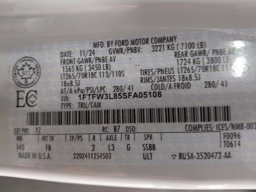 2025 Oxford White Ford F-150 XLT  w/Black Appearance Package 4X4 Truck