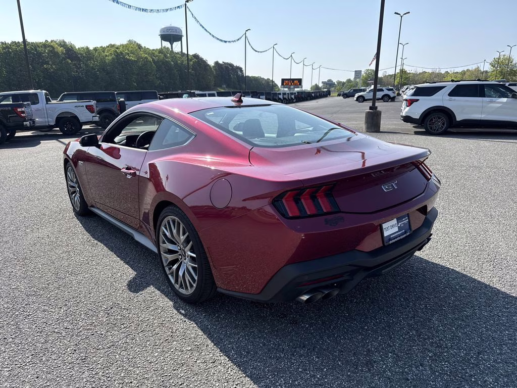2025 Molten Magenta Metallic Tri-Coat Ford Mustang GT Premium RWD Coupe