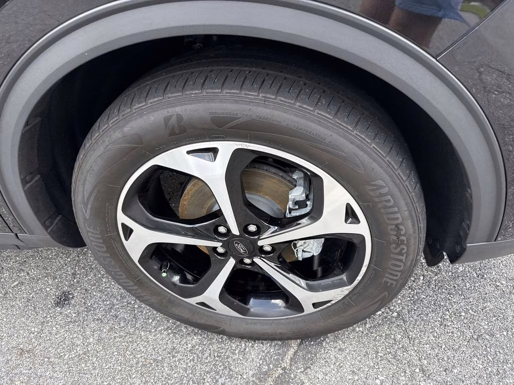 2025 Agate Black Metallic Ford Escape Hybrid ST-Line Select AWD SUV
