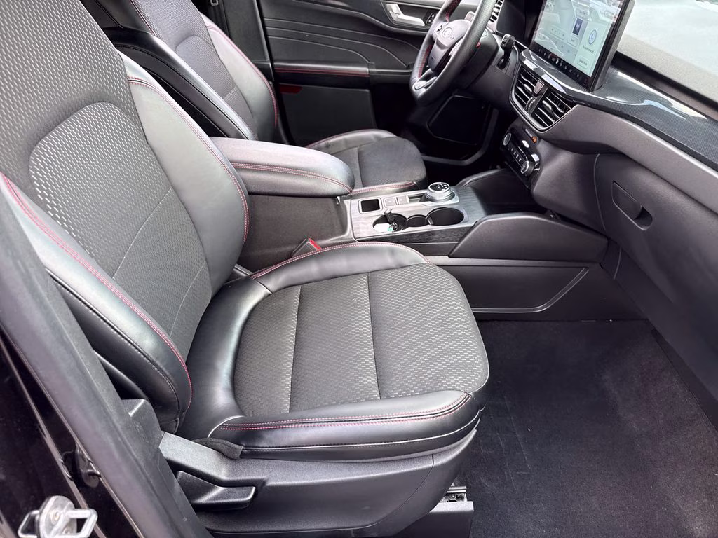 2025 Agate Black Metallic Ford Escape Hybrid ST-Line Select AWD SUV