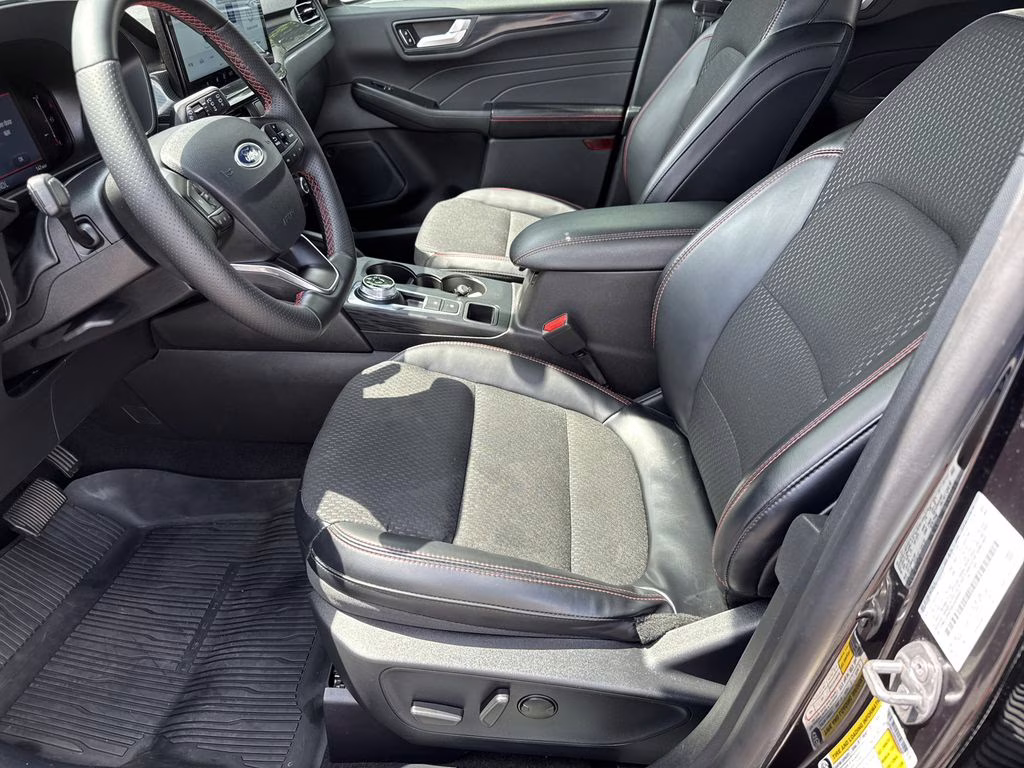 2025 Agate Black Metallic Ford Escape Hybrid ST-Line Select AWD SUV