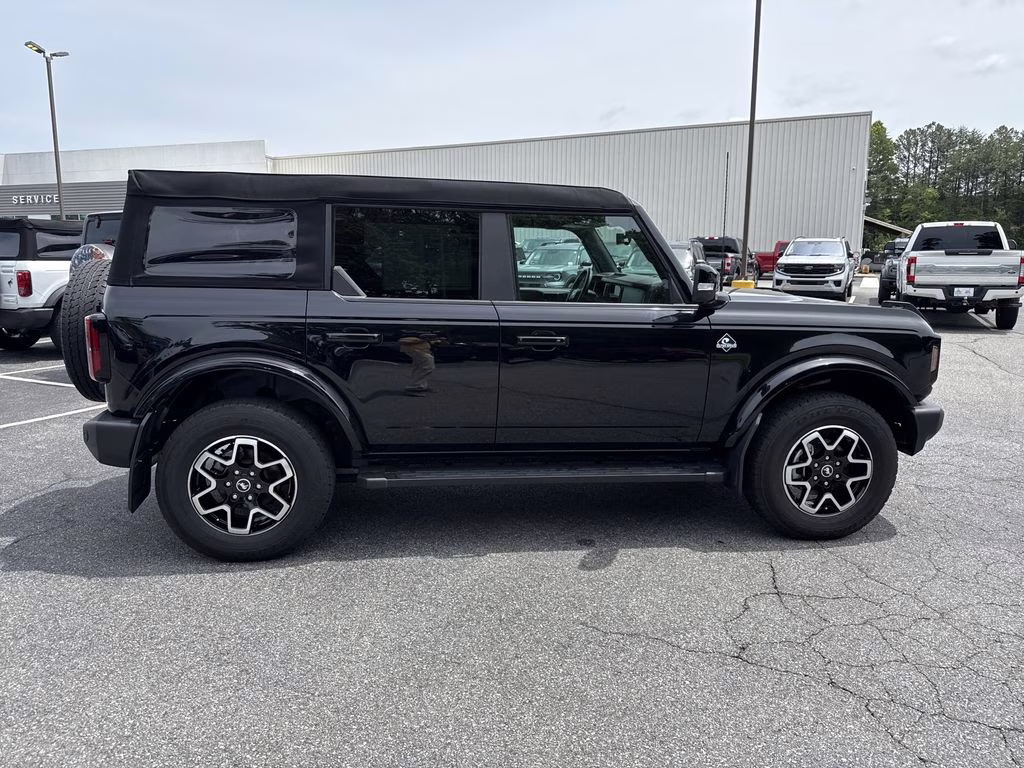 2023 Shadow Black Ford Bronco Outer Banks 4X4 SUV