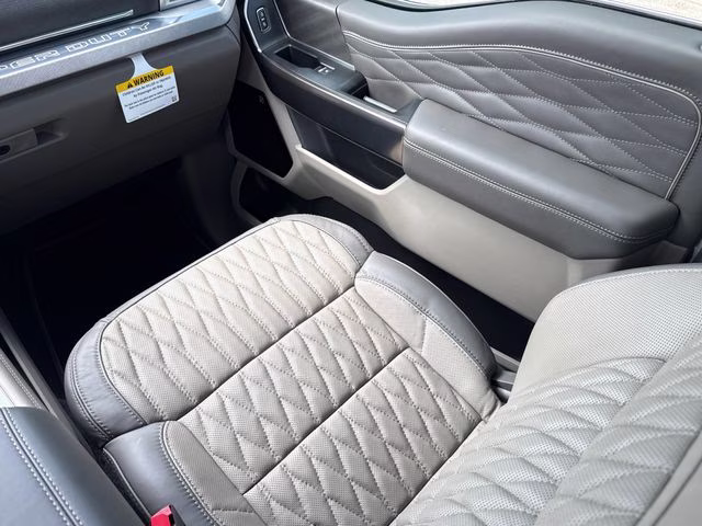 2026 White Ford Super Duty F-250 SRW Platinum 4X4 Truck