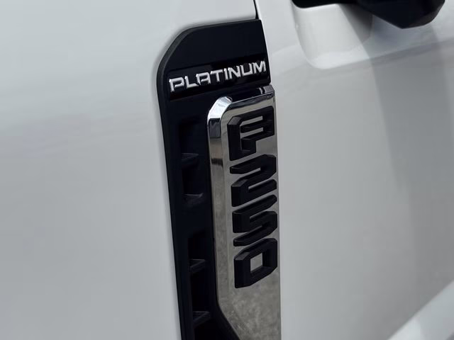 2026 White Ford Super Duty F-250 SRW Platinum 4X4 Truck