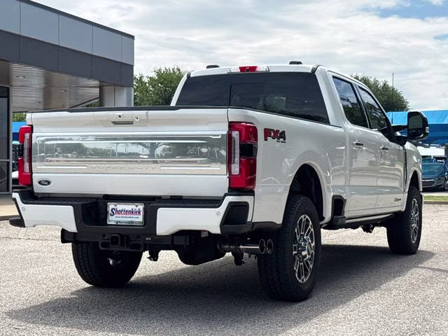 2026 White Ford Super Duty F-250 SRW Platinum 4X4 Truck