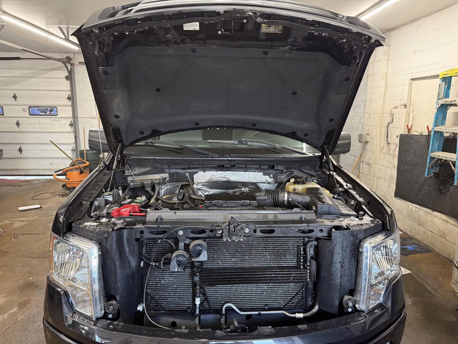 2013 Tuxedo Black Metallic Ford F-150 STX 4X4 Truck