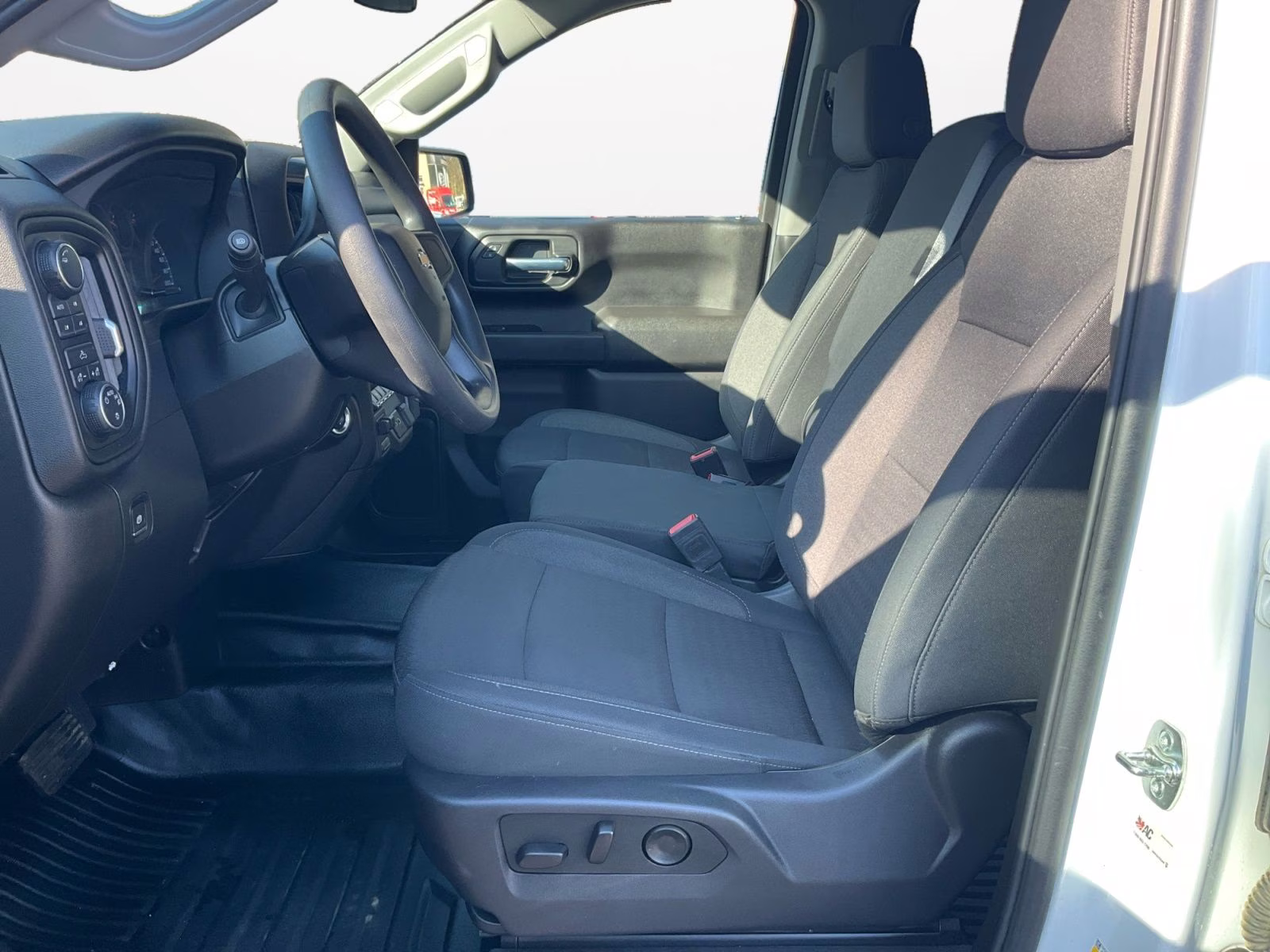 2025 Summit White Chevrolet Silverado 1500 WT 4X4 Truck