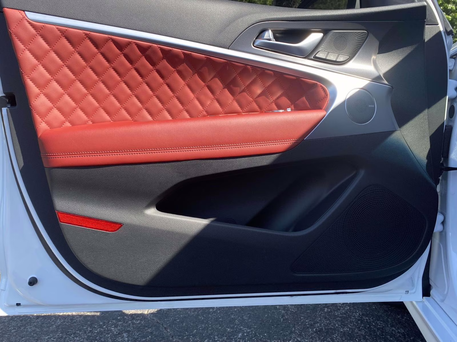 2025 Alta White Genesis G70 3.3T Sport Advanced RWD Sedan