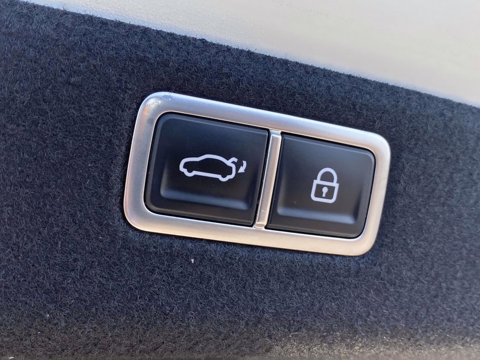 2025 Alta White Genesis G70 3.3T Sport Advanced RWD Sedan