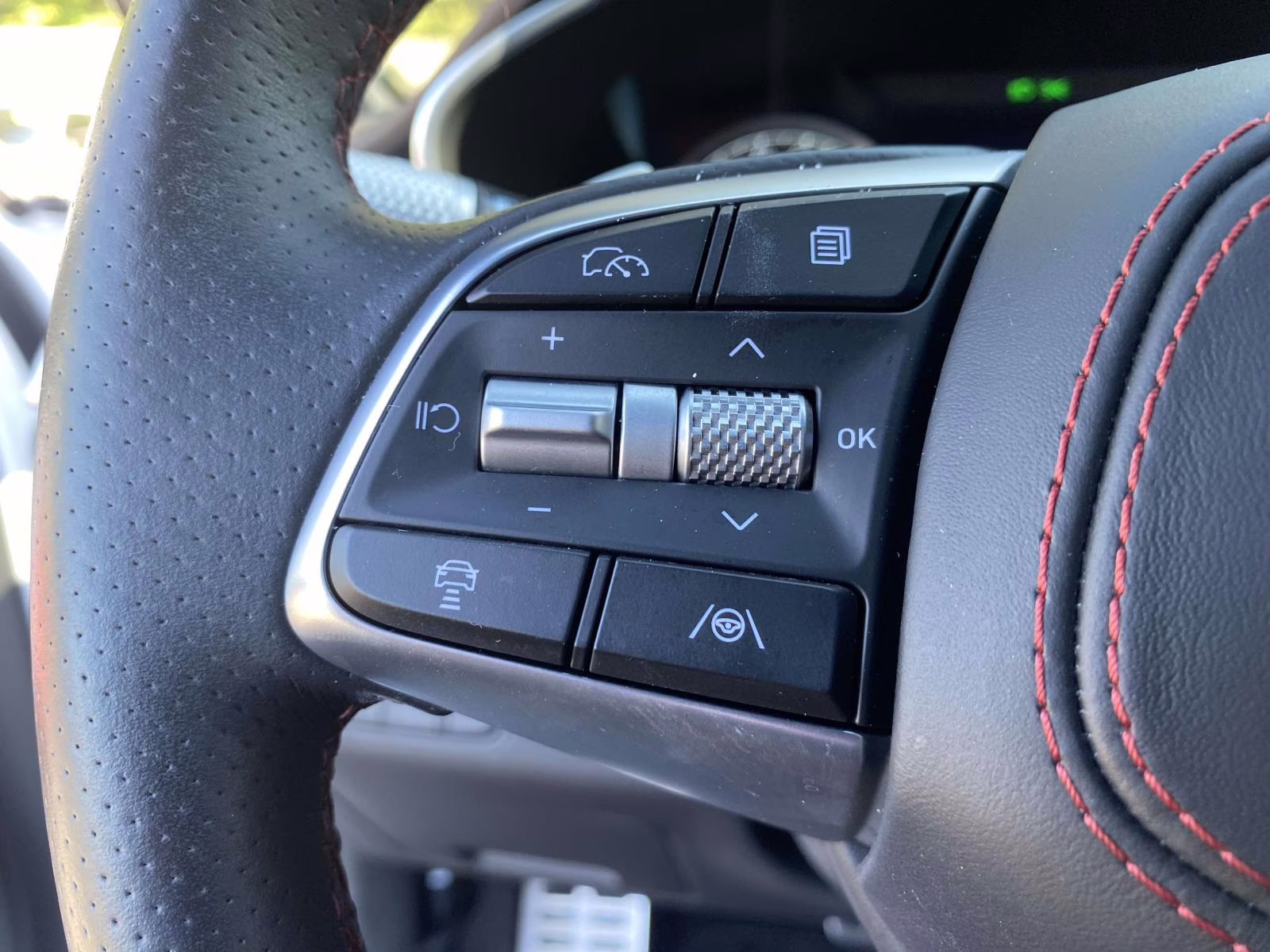 2025 Alta White Genesis G70 3.3T Sport Advanced RWD Sedan