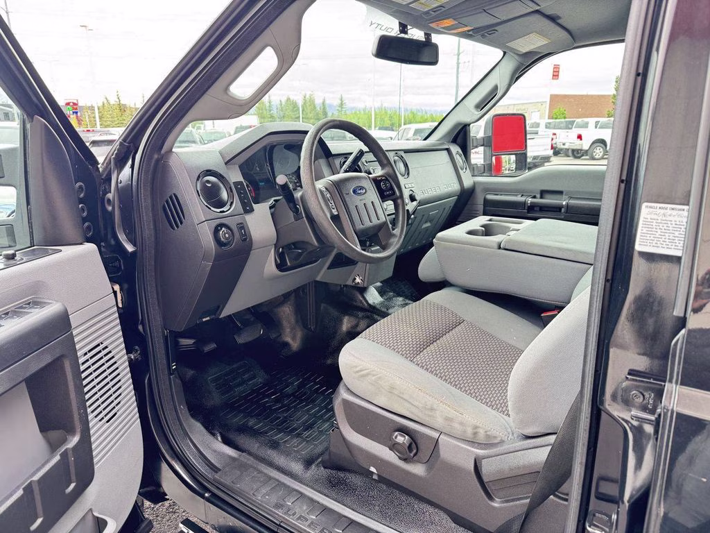 2015 Black Ford Super Duty F-350 SRW Platinum 4X4 Truck