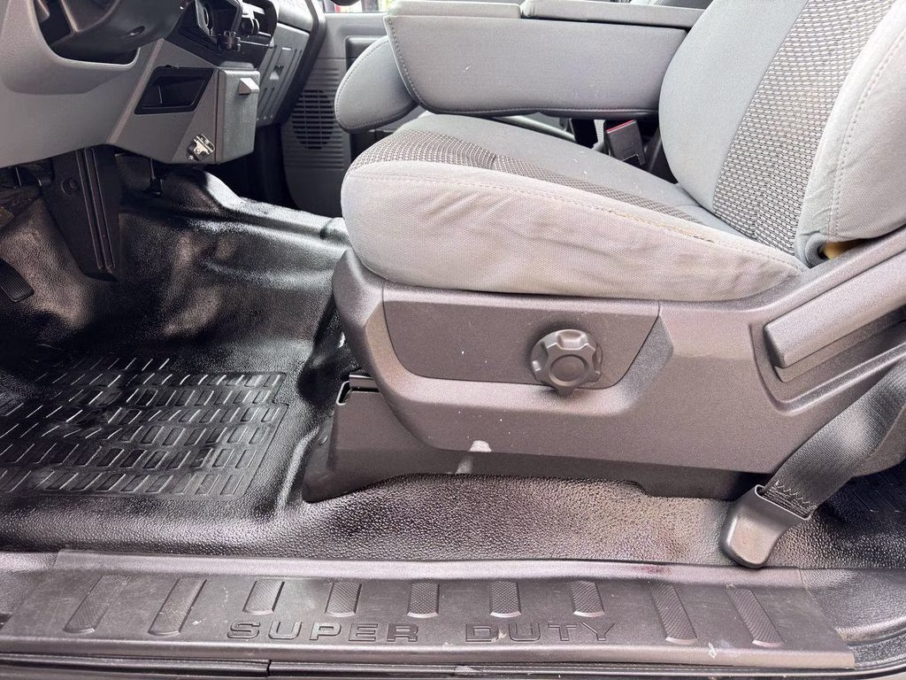 2015 Black Ford Super Duty F-350 SRW Platinum 4X4 Truck