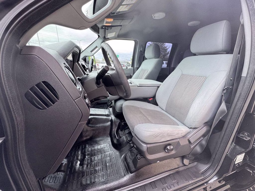 2015 Black Ford Super Duty F-350 SRW Platinum 4X4 Truck