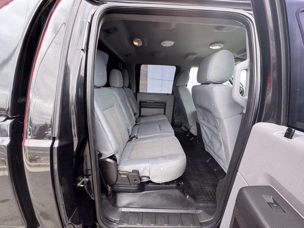 2015 Black Ford Super Duty F-350 SRW Platinum 4X4 Truck