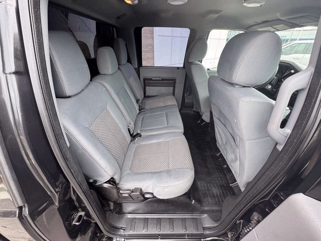 2015 Black Ford Super Duty F-350 SRW Platinum 4X4 Truck