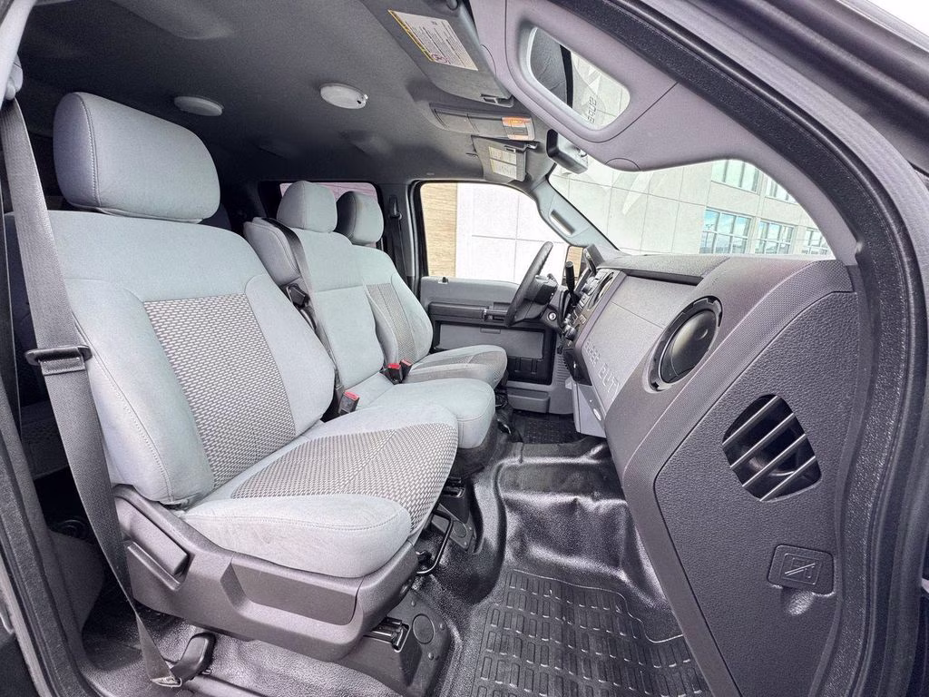 2015 Black Ford Super Duty F-350 SRW Platinum 4X4 Truck