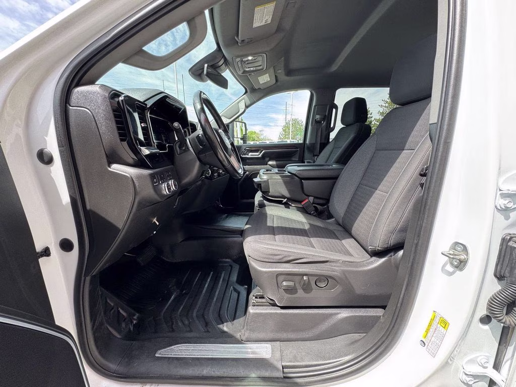 2024 White GMC Sierra 3500HD SLE 4X4 Truck