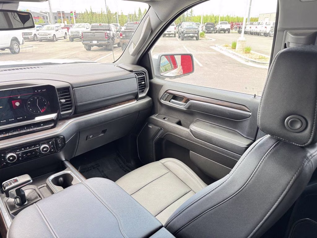 2023 Summit White GMC Sierra 1500 SLT 4X4 Truck