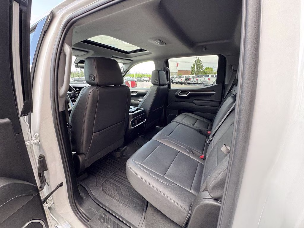 2023 Summit White GMC Sierra 1500 SLT 4X4 Truck