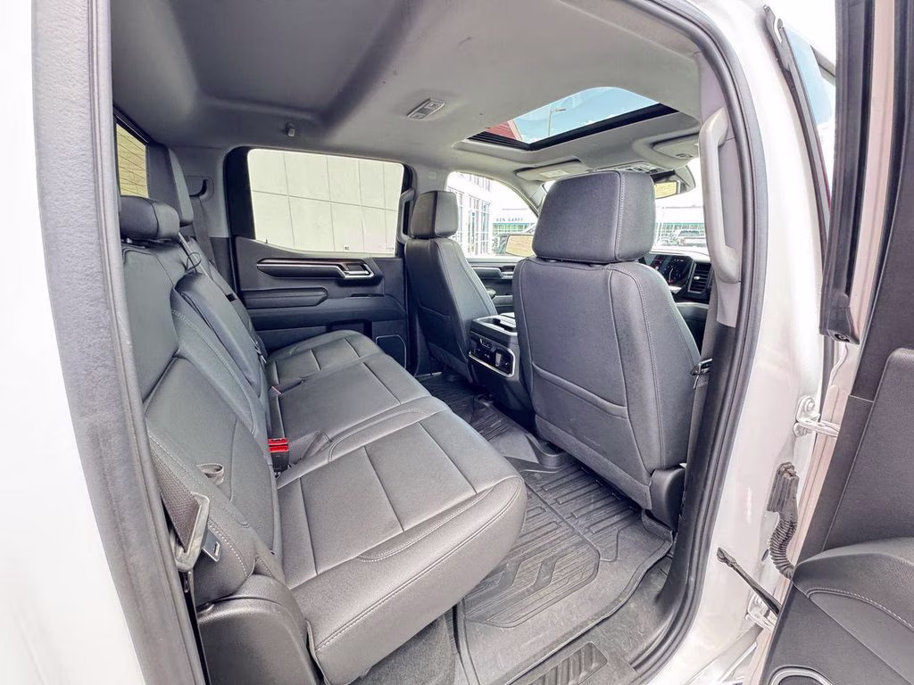 2023 Summit White GMC Sierra 1500 SLT 4X4 Truck