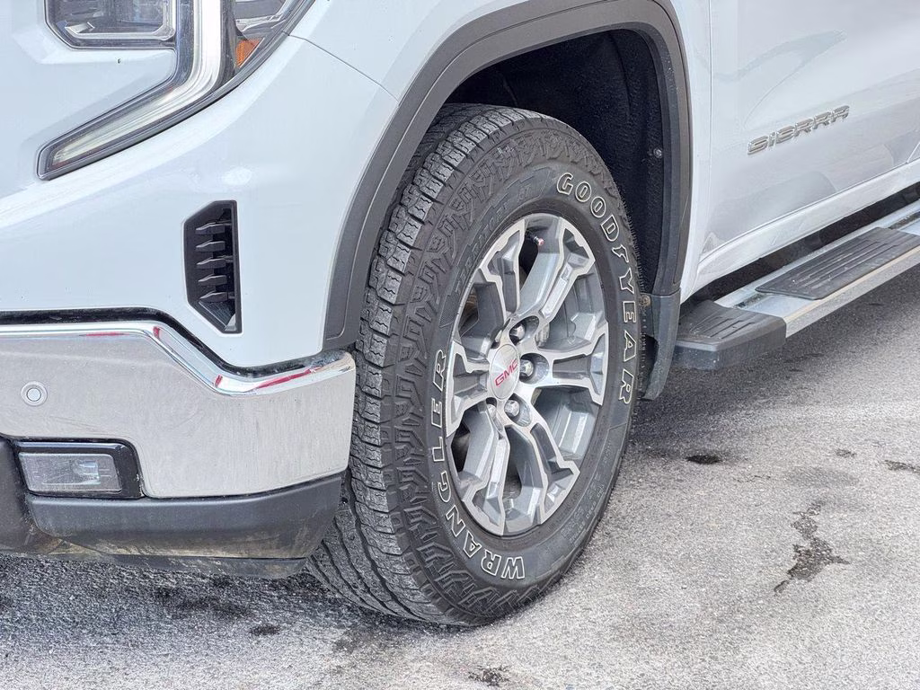 2023 Summit White GMC Sierra 1500 SLT 4X4 Truck