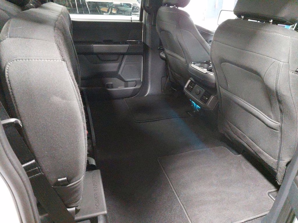 2025 Oxford White Ford F-150 XLT  w/Black Appearance Package 4X4 Truck