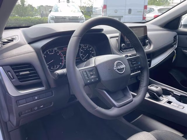2026 Everest White Pearl Tricoat Nissan Rogue SV FWD SUV